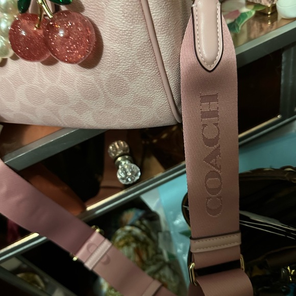 Coach Light Pink large Rowan Bag accessories not included! - Picture 5 of 6